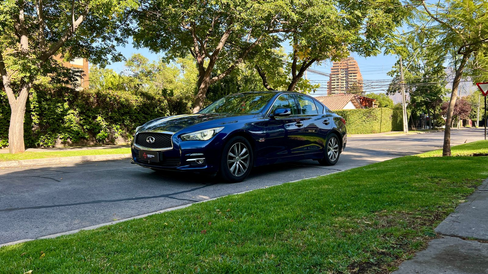 INFINITI Q50 2.0T 2017, foto 1 de 20
