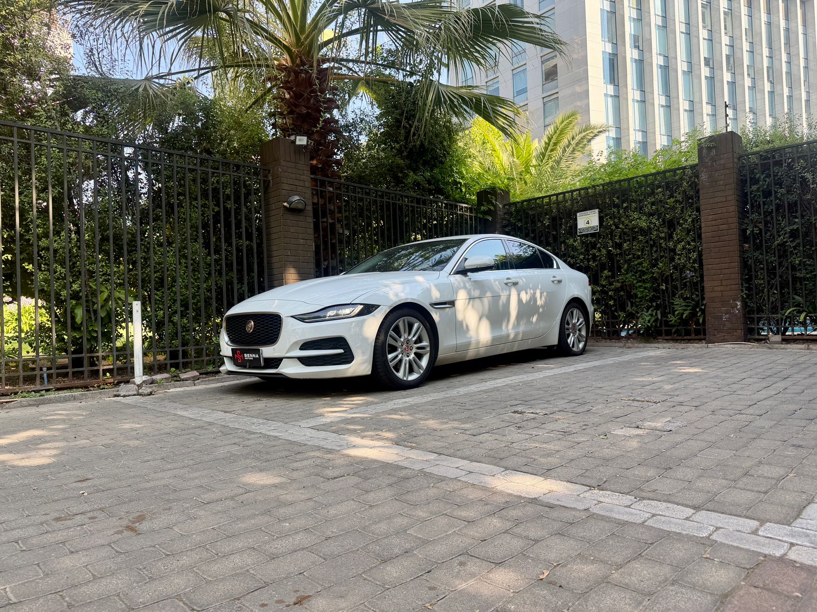 Jaguar Xe P250 2020, foto 1 de 20