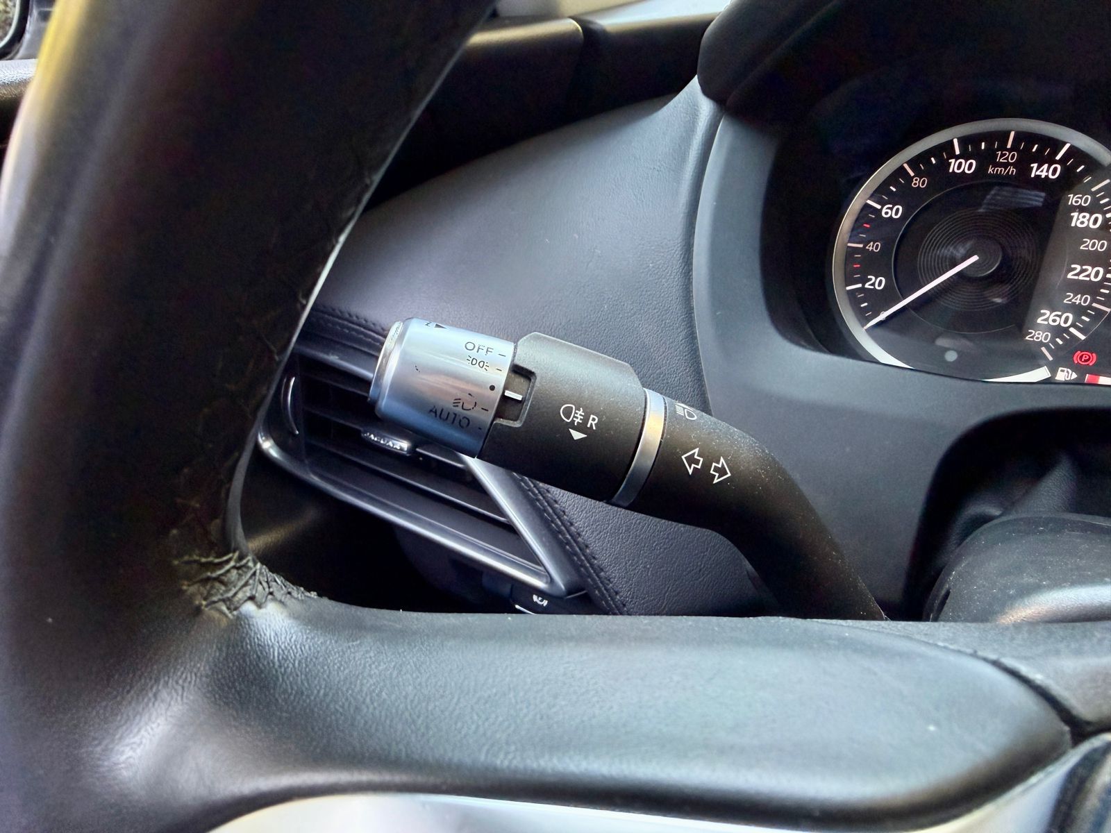 Jaguar Xe P250 — foto 23 de 31