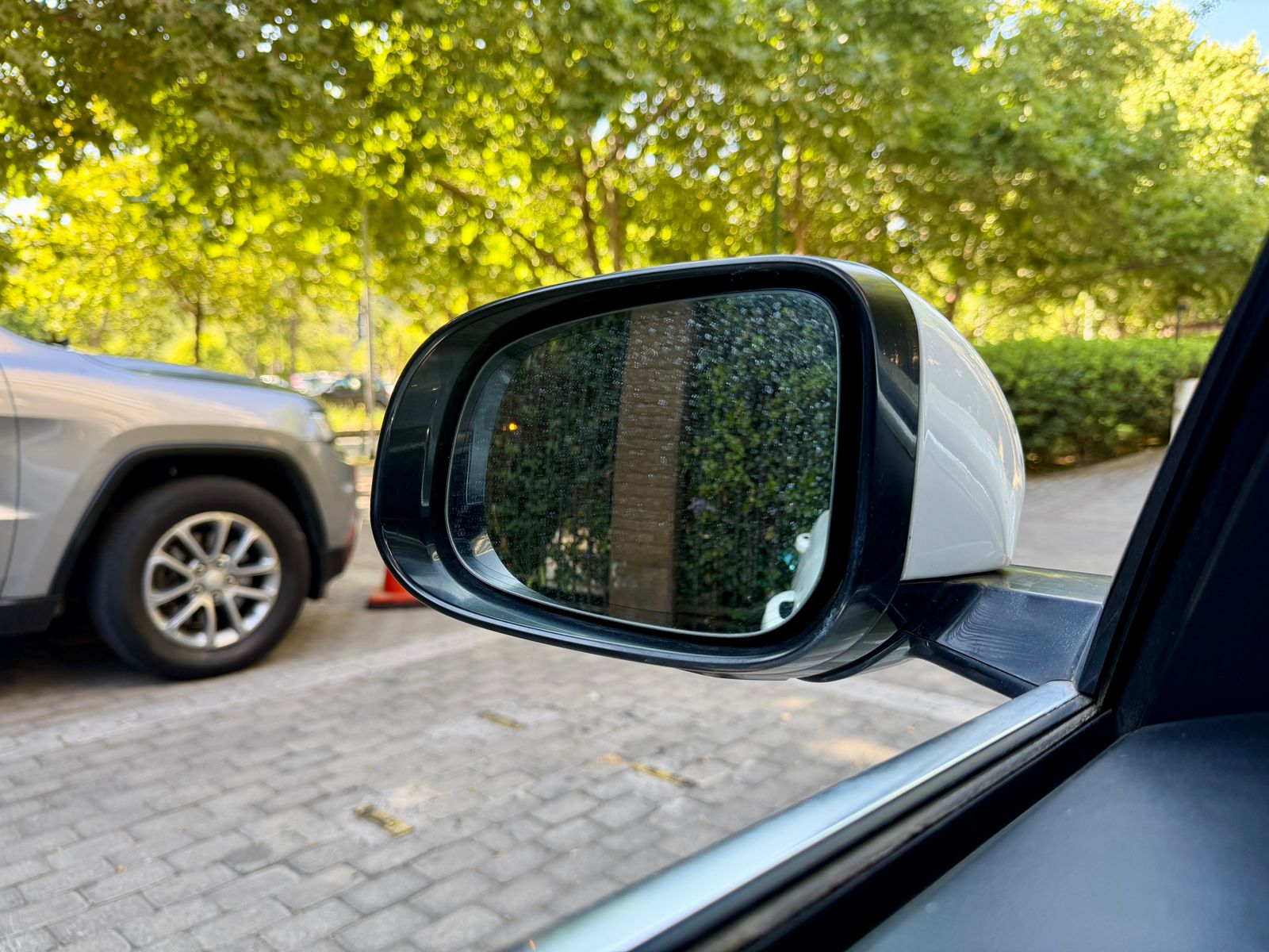 Jaguar Xe P250 — foto 31 de 31