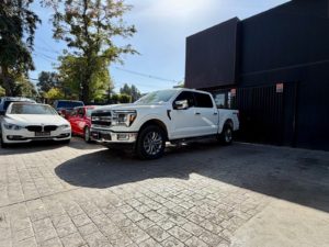 2025 Ford F-150 Lariat Luxury 4x4