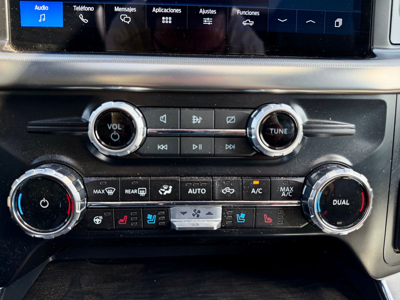 Ford F150 Lariat — foto 22 de 36