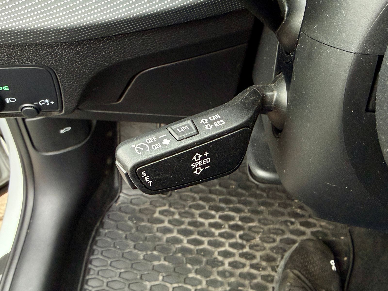 Audi Q2 — foto 25 de 28