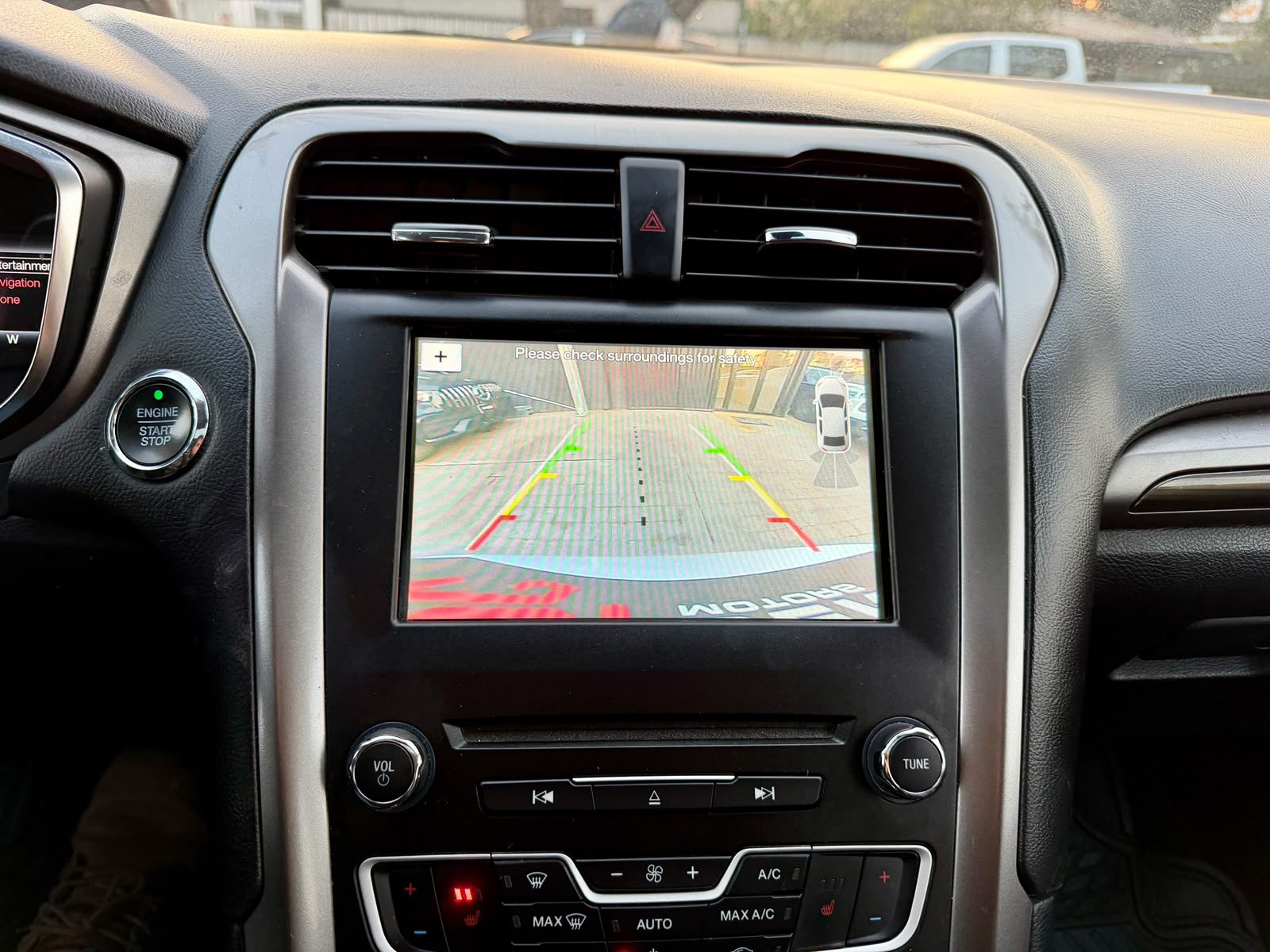 Ford Fusion — foto 25 de 28