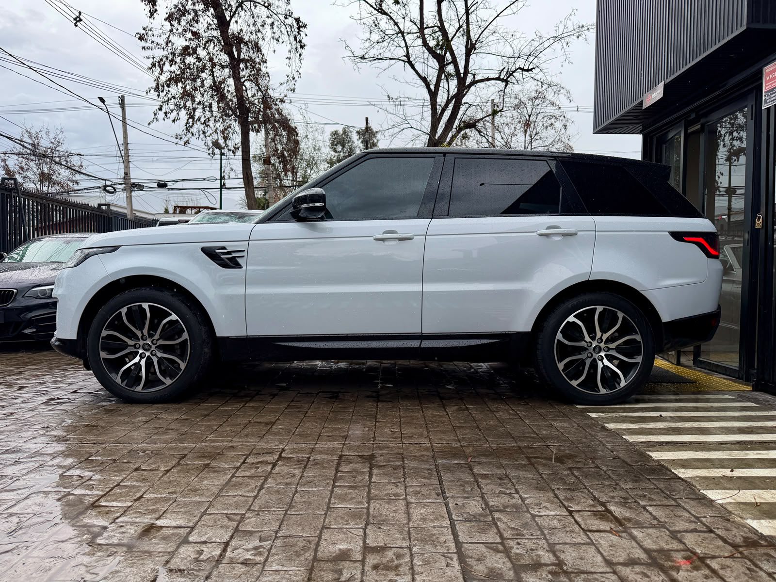 Land Rover Range Rovert Sport — foto 8 de 27