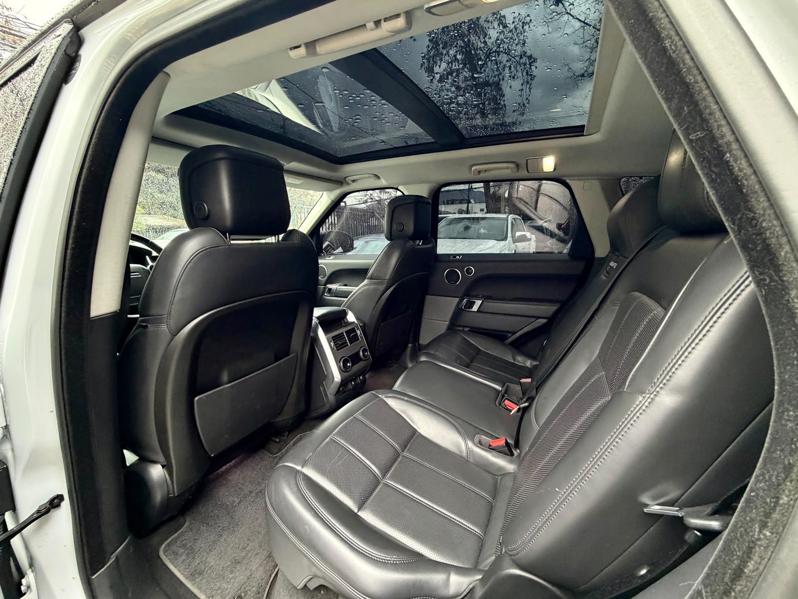 Land Rover Range Rovert Sport — foto 14 de 27