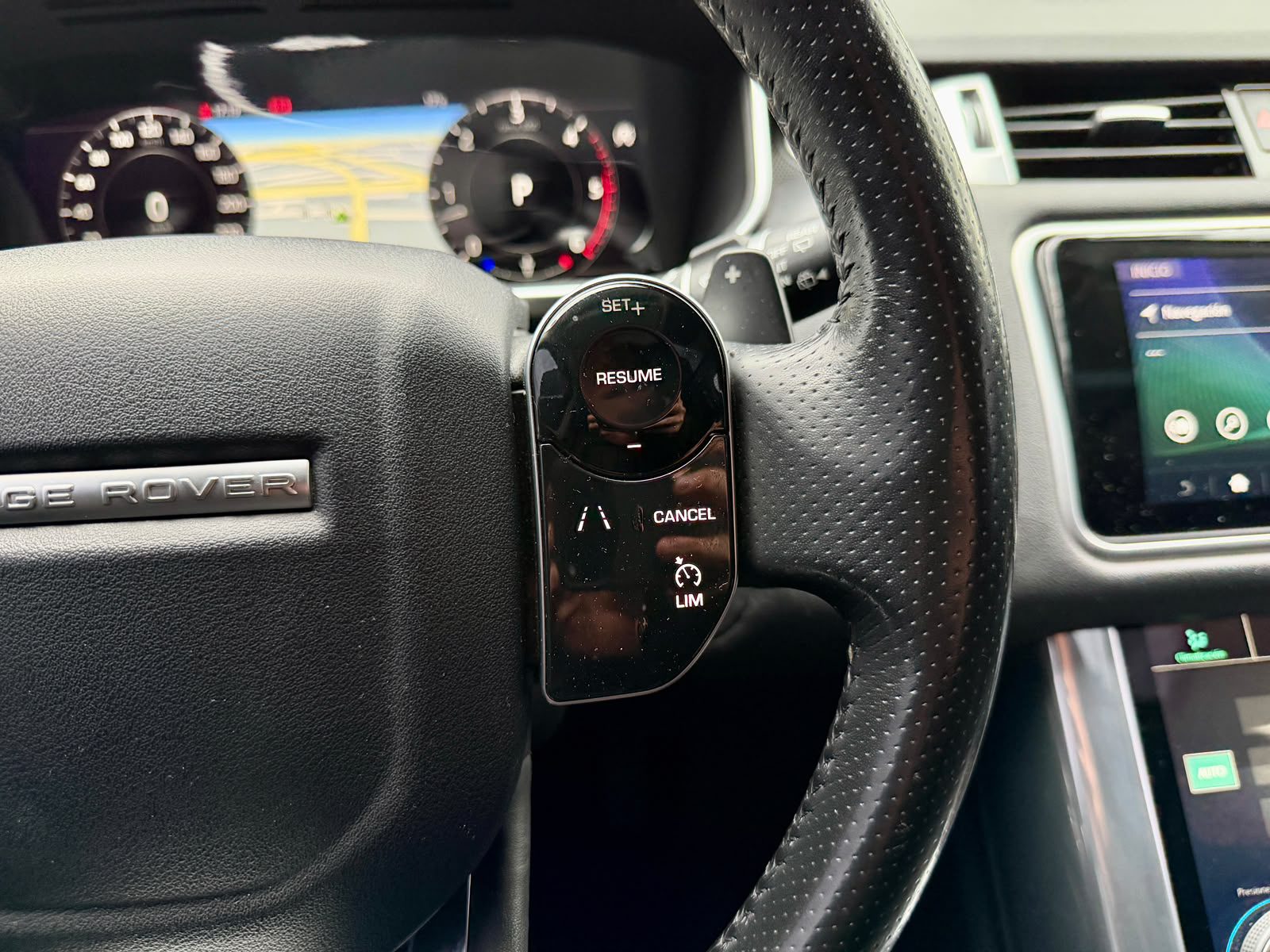 Land Rover Range Rovert Sport — foto 19 de 27