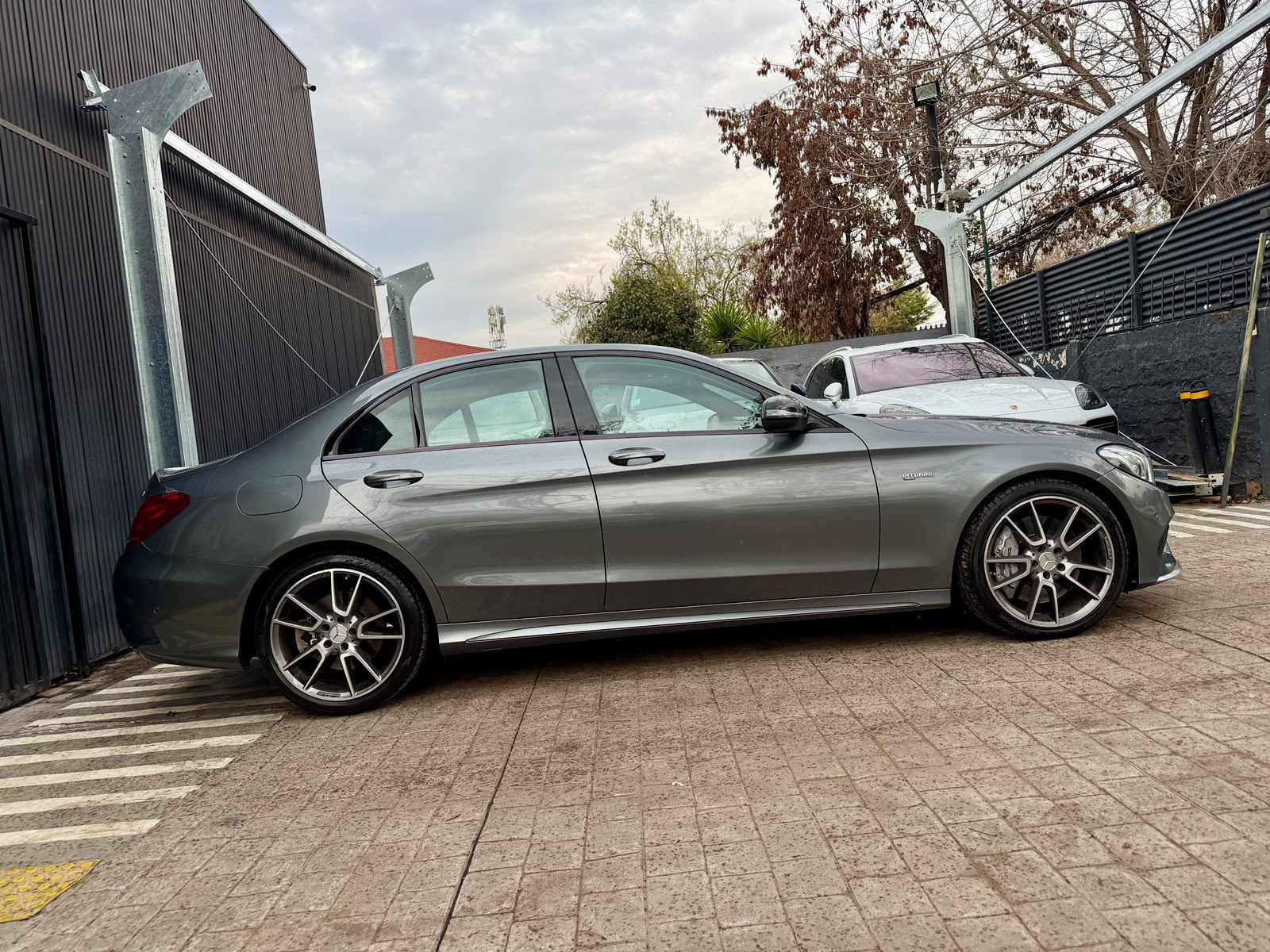 Mercedes-Benz C43 Amg 4Matic — foto 4 de 25
