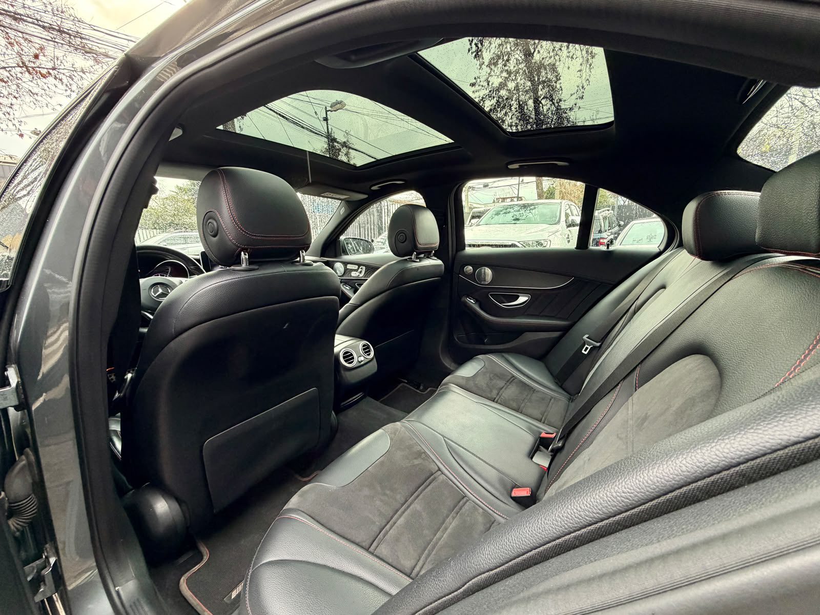Mercedes-Benz C43 Amg 4Matic — foto 13 de 25