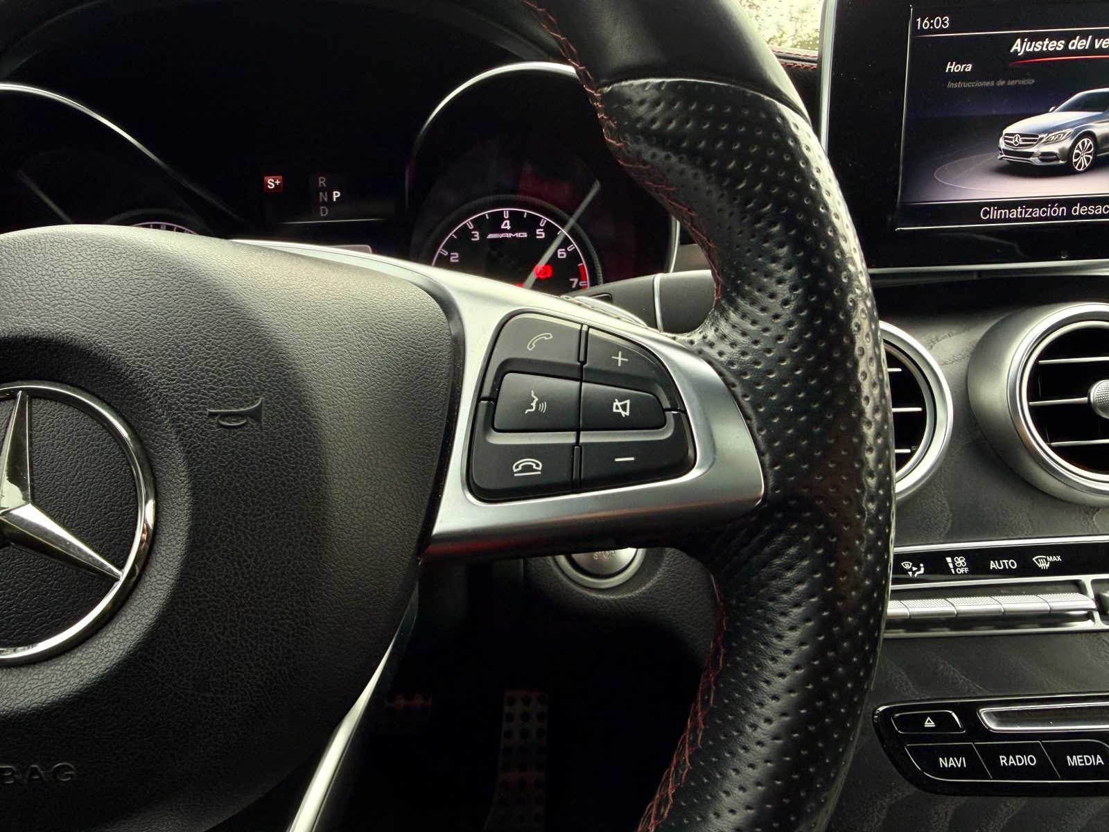 Mercedes-Benz C43 Amg 4Matic — foto 17 de 25