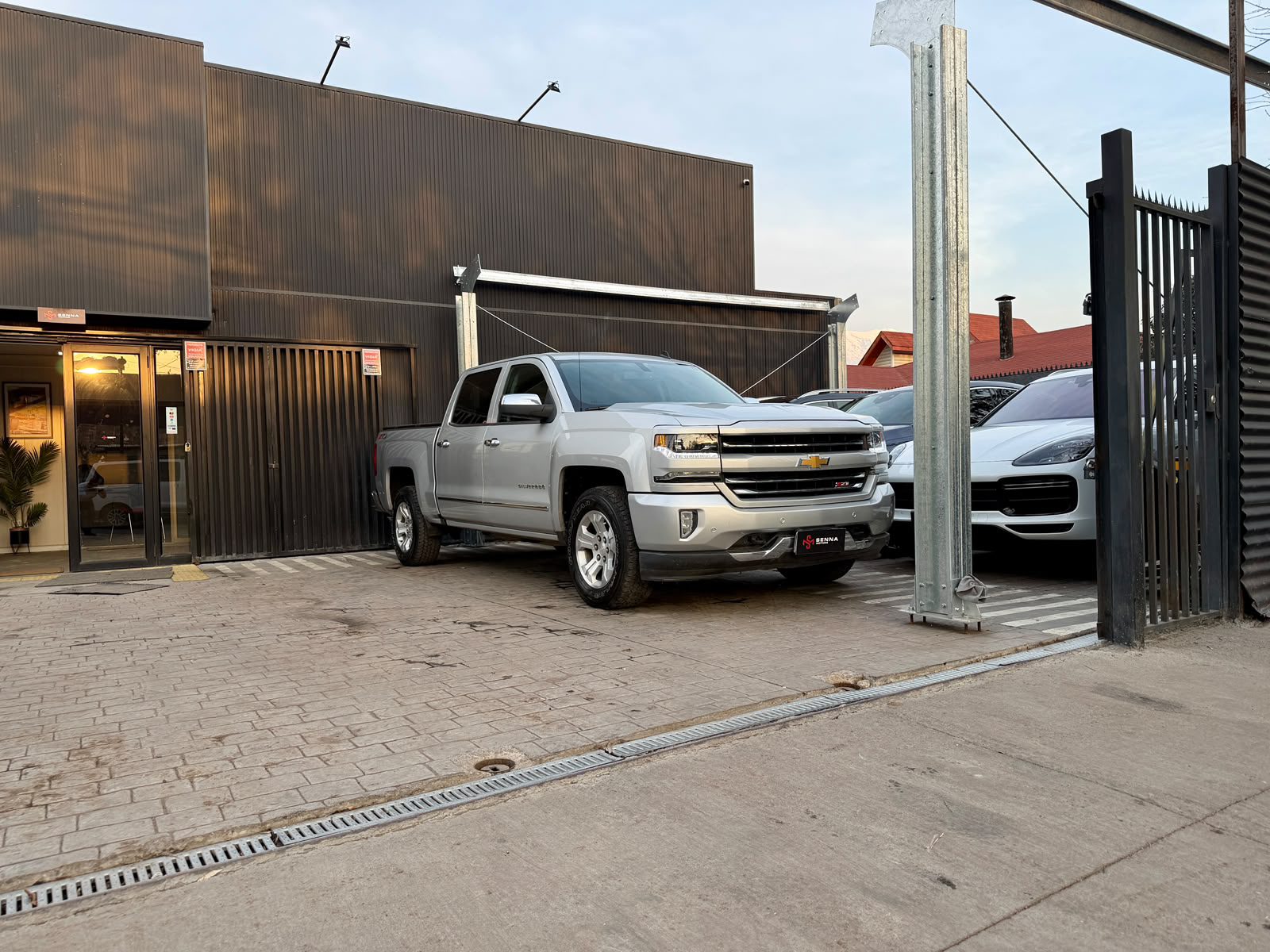 Chevrolet Silverado — foto 3 de 26
