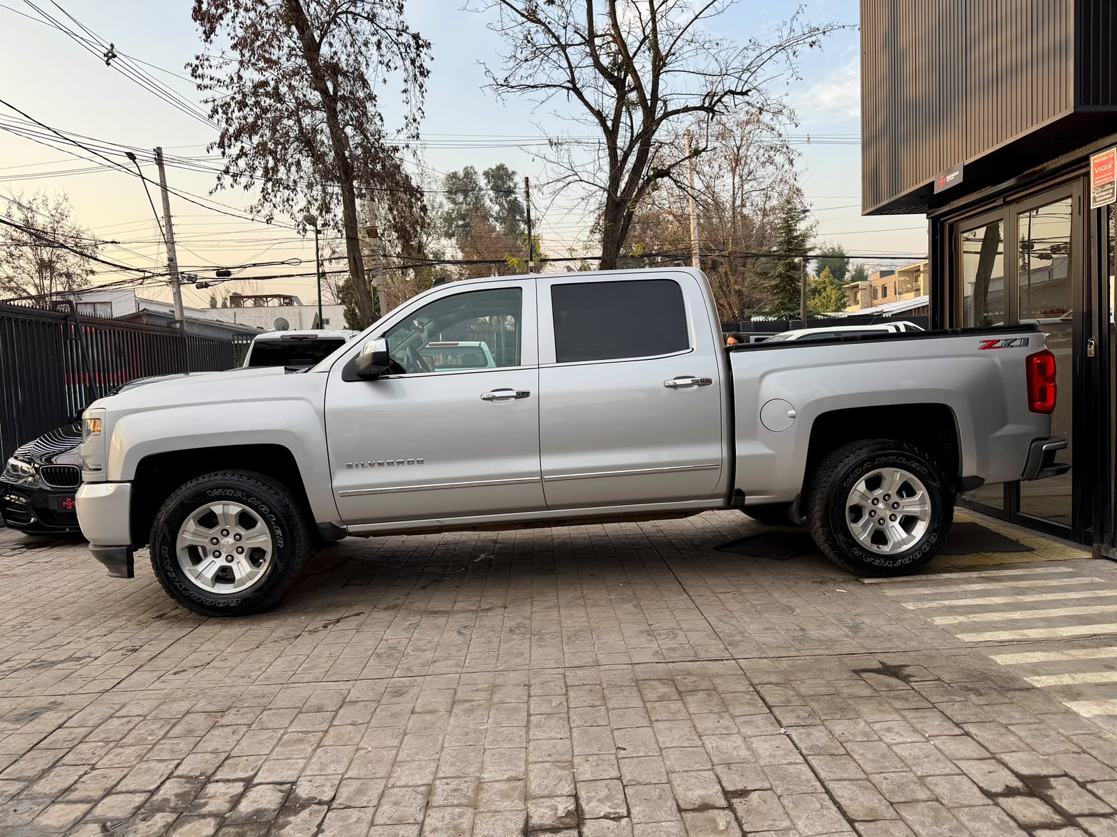 Chevrolet Silverado — foto 8 de 26