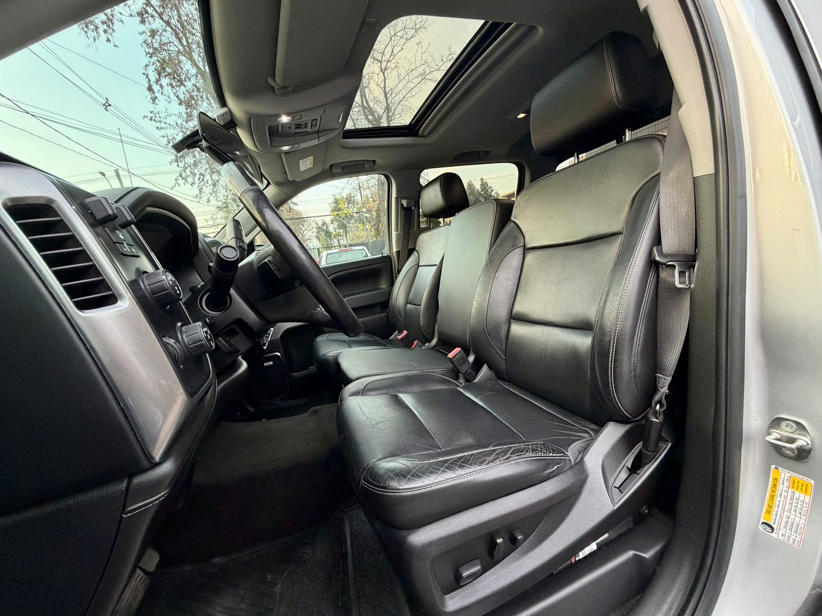 Chevrolet Silverado — foto 9 de 26