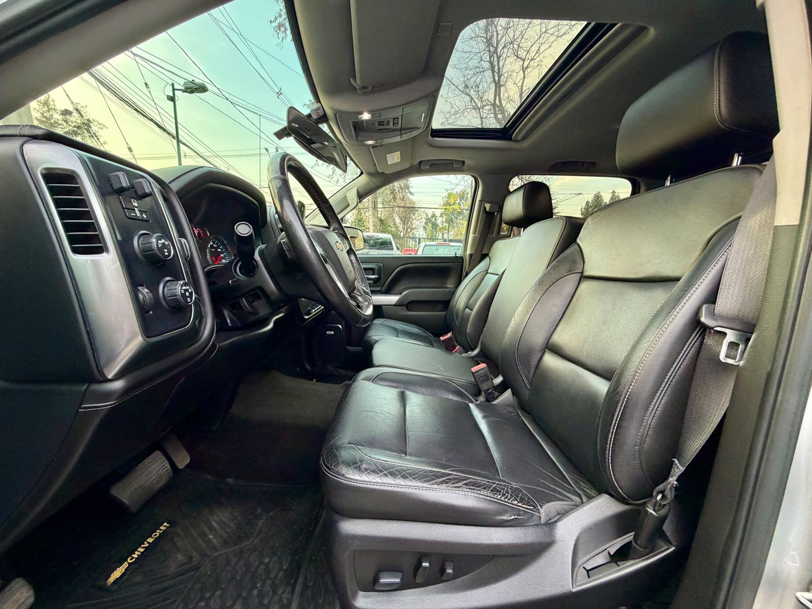 Chevrolet Silverado — foto 10 de 26