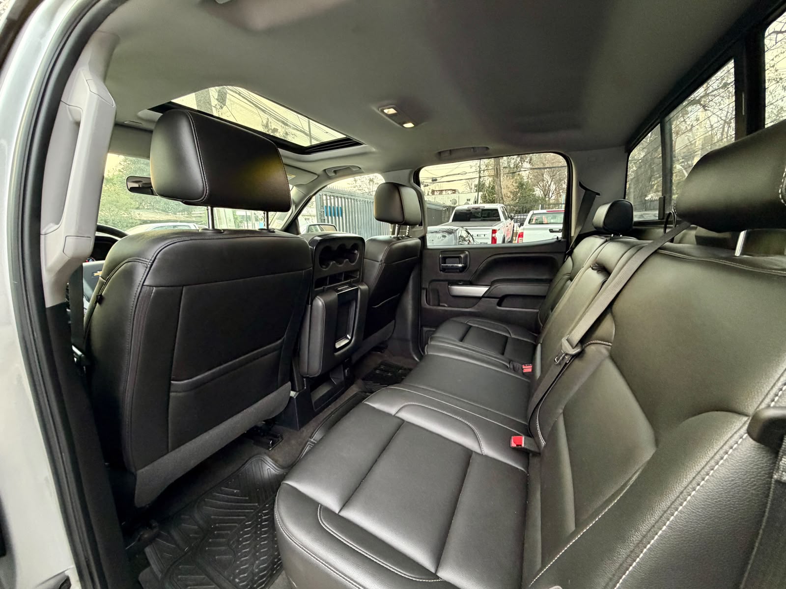 Chevrolet Silverado — foto 12 de 26