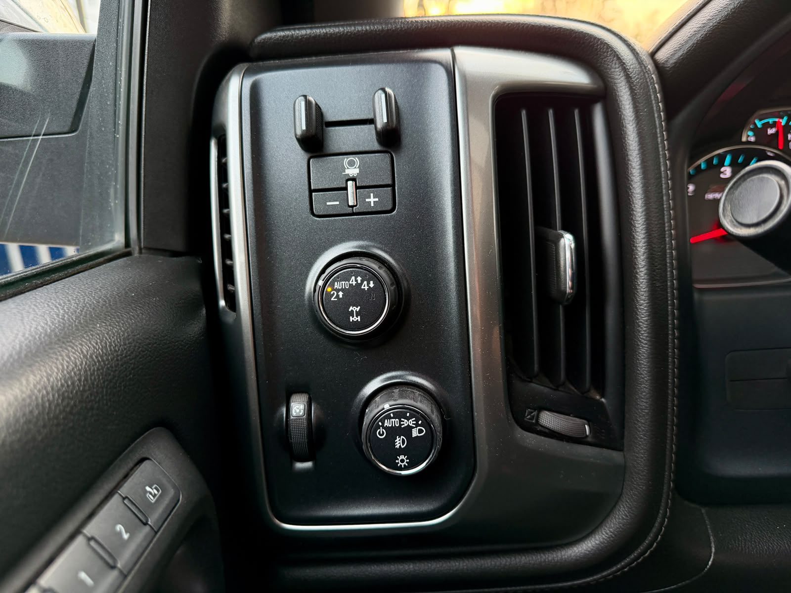 Chevrolet Silverado — foto 22 de 26
