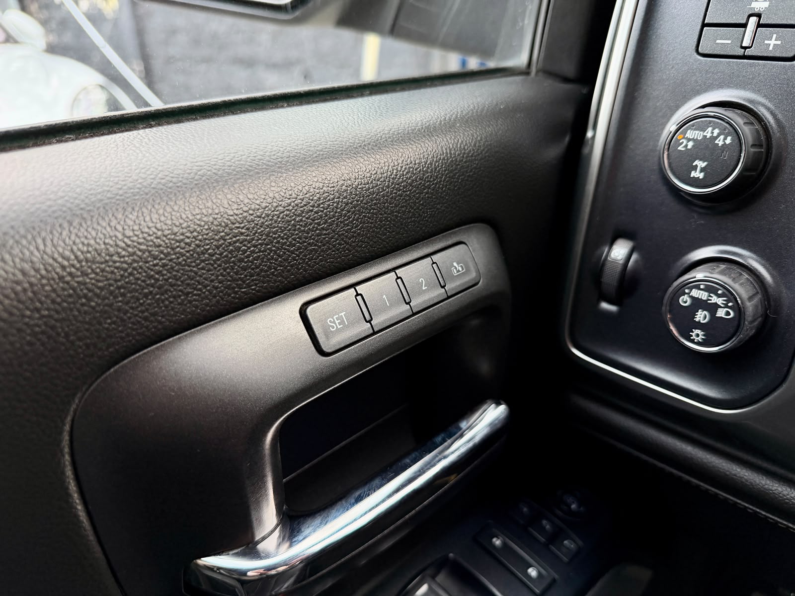 Chevrolet Silverado — foto 23 de 26
