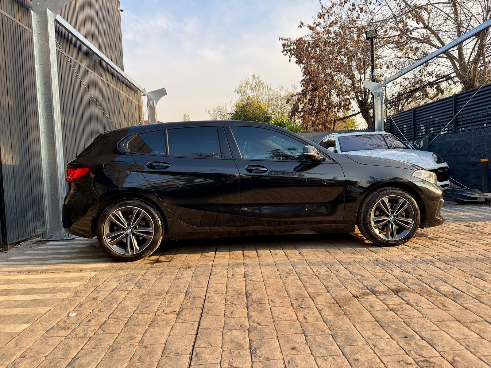 BMW 118I — foto 8 de 21