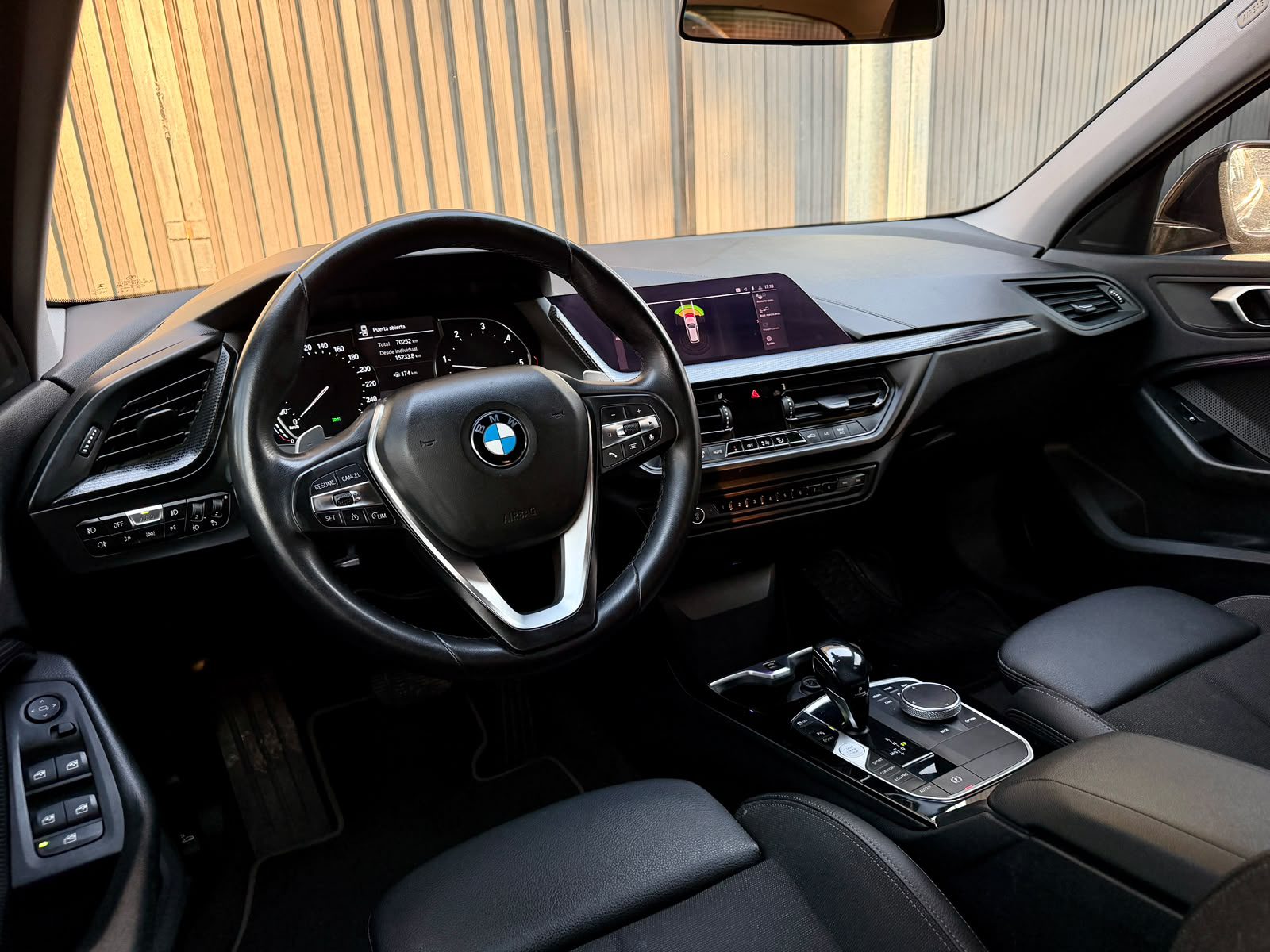 BMW 118I — foto 11 de 21