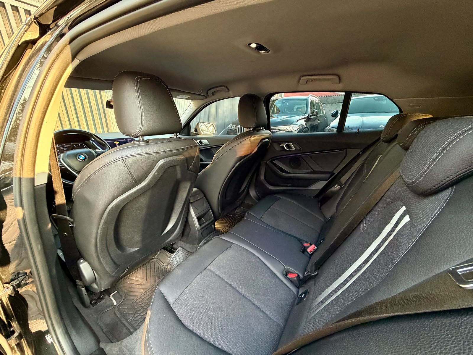 BMW 118I — foto 13 de 21