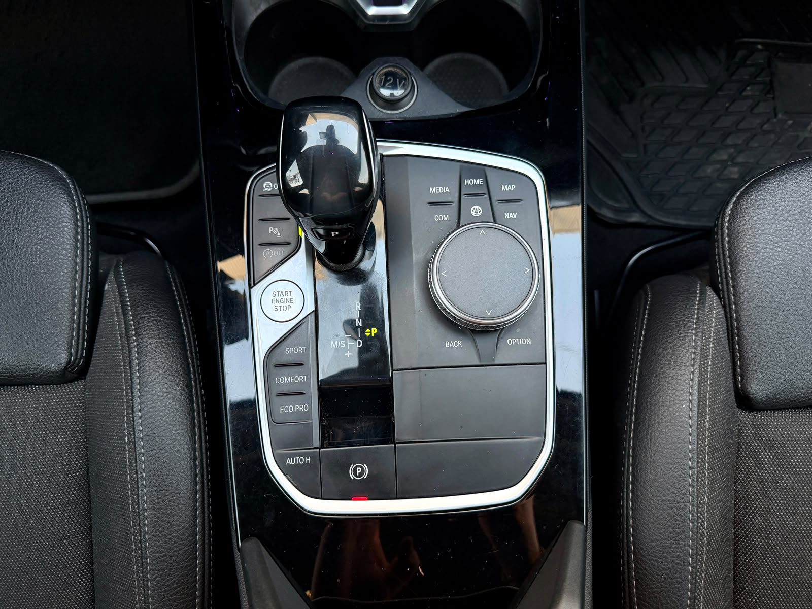 BMW 118I — foto 14 de 21