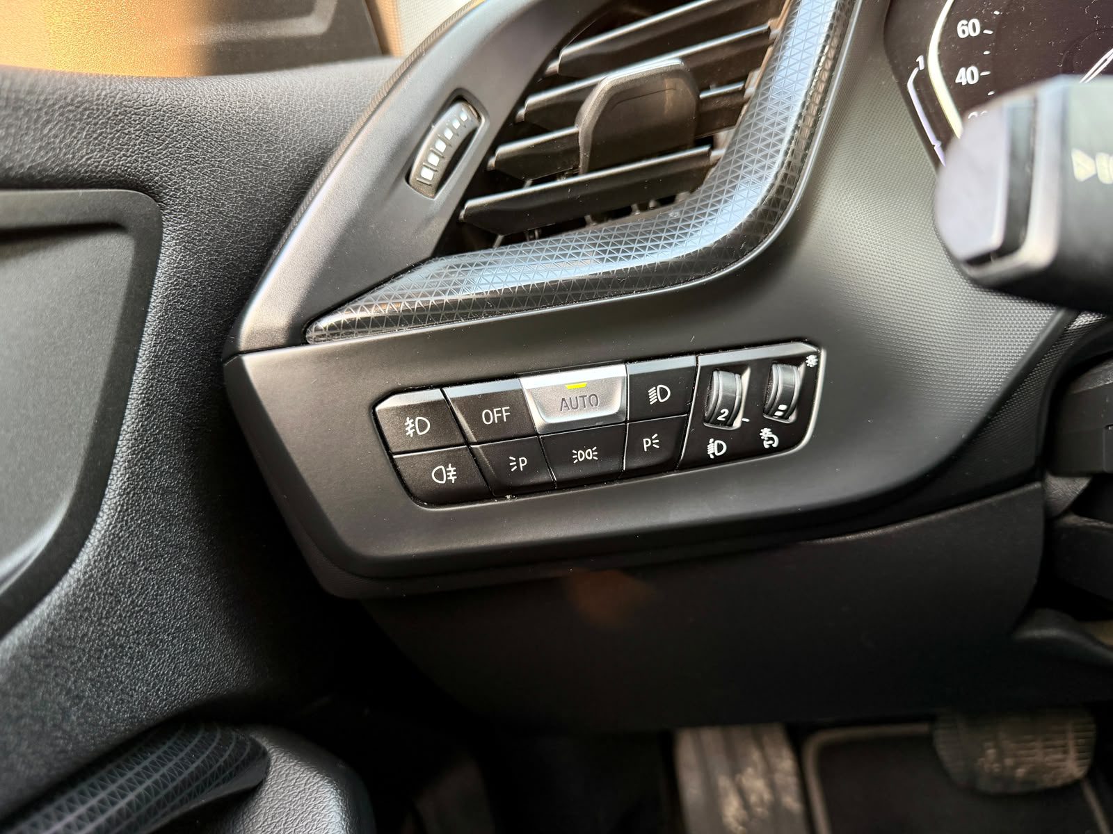 BMW 118I — foto 19 de 21