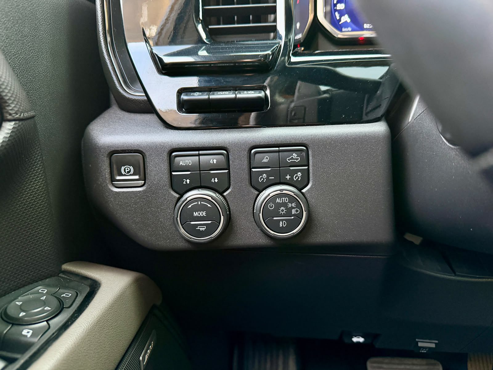 Chevrolet Silverado Zr2 — foto 21 de 24