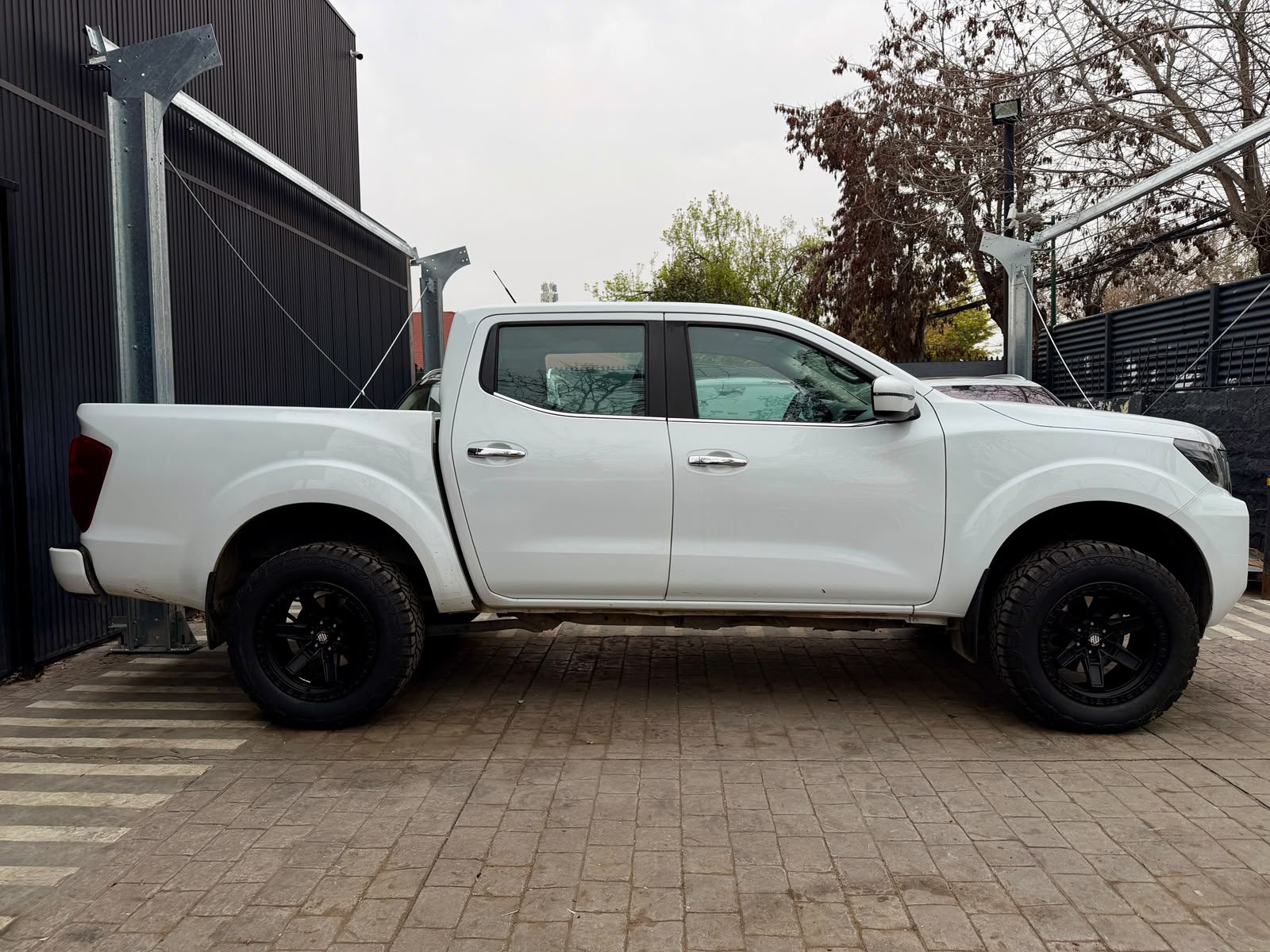 Nissan Navara Xe — foto 4 de 24