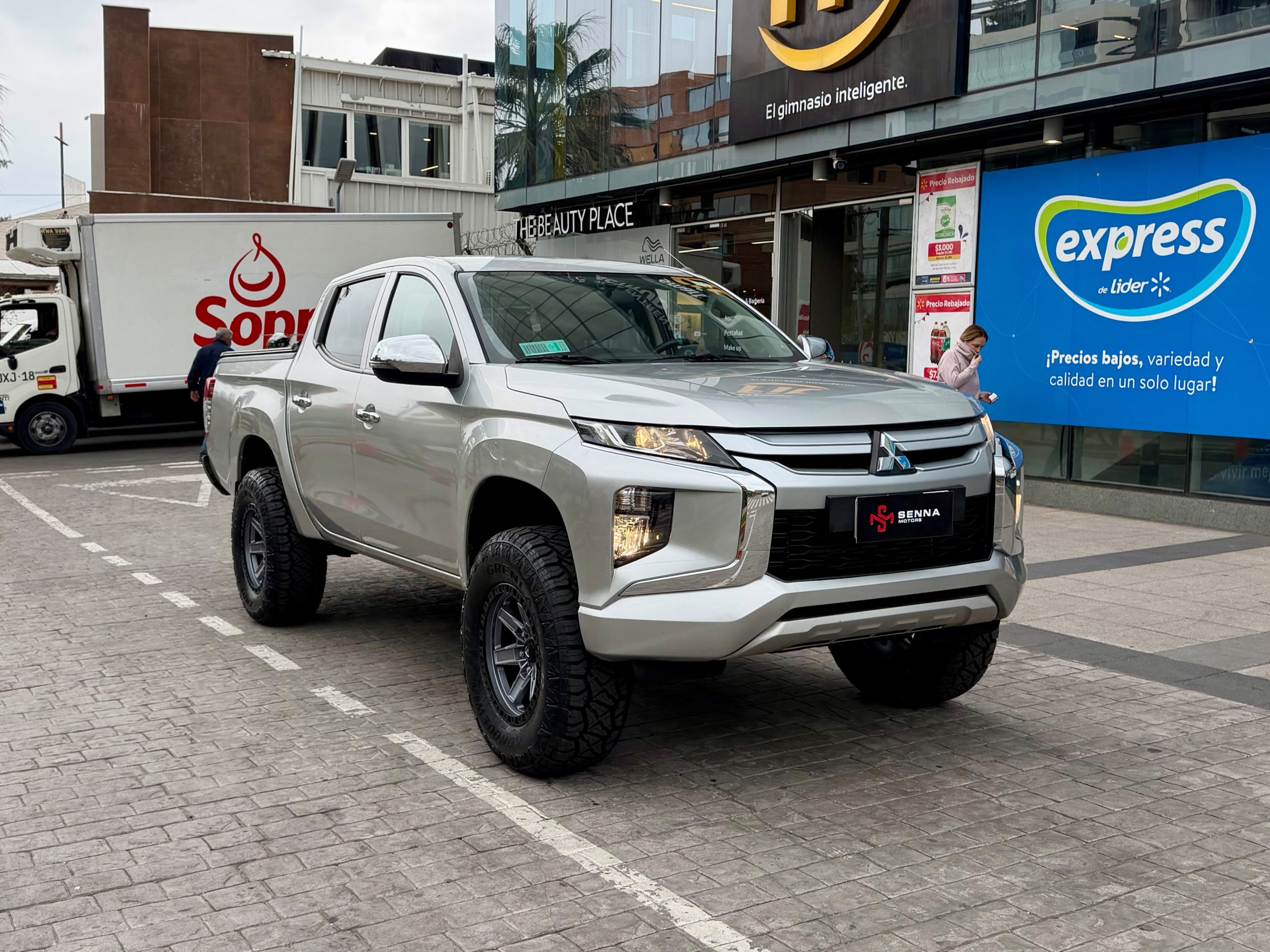 Mitsubishi L200 Katana Cr — foto 3 de 15