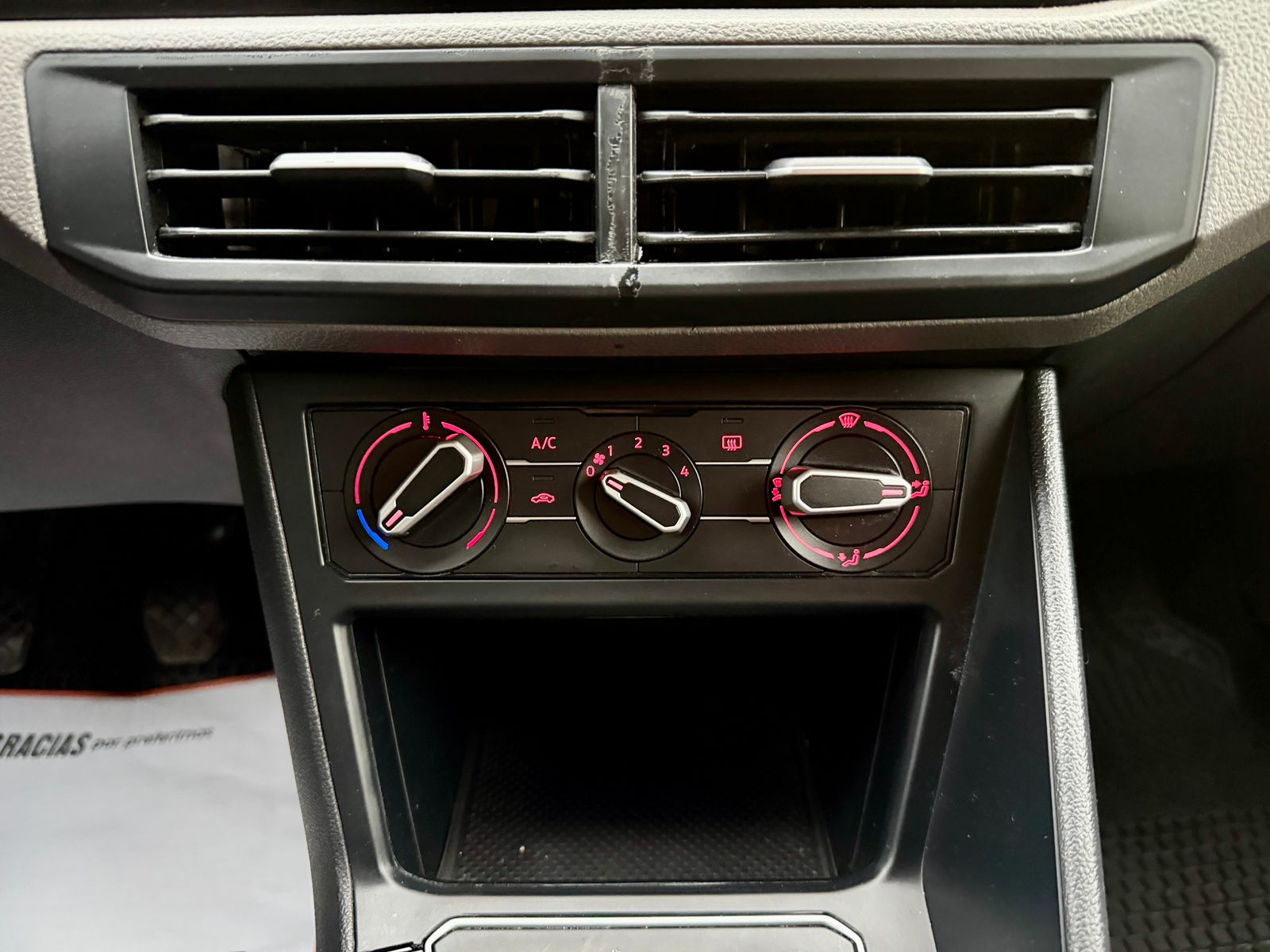 Volkswagen Polo Comfortline — foto 15 de 21