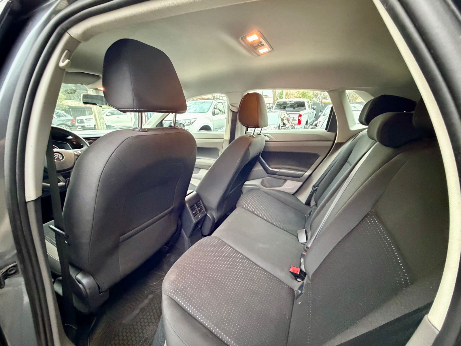 Volkswagen Polo Comfortline — foto 19 de 21