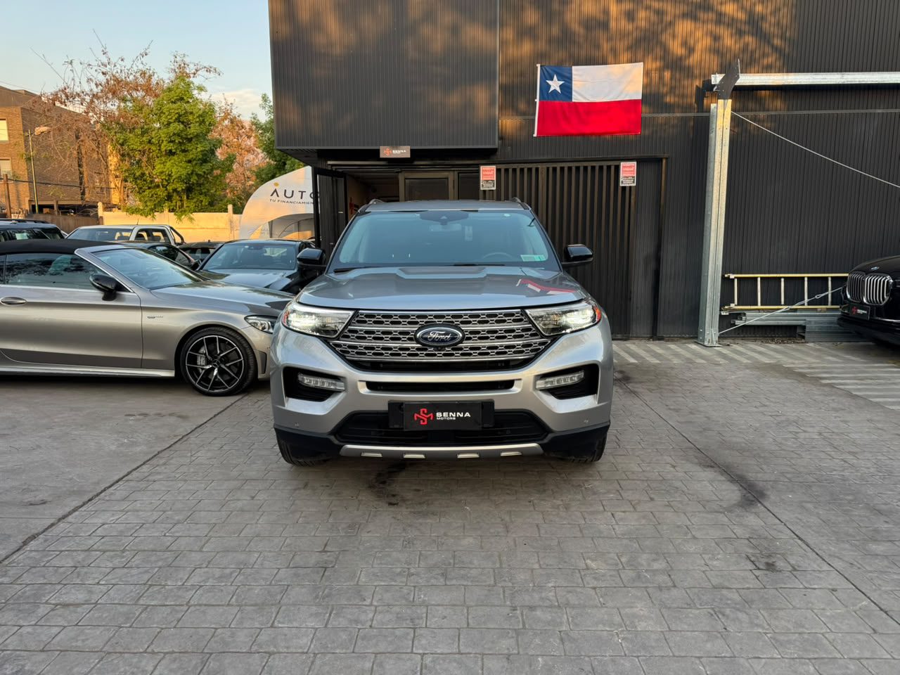 Ford Explorer — foto 2 de 27