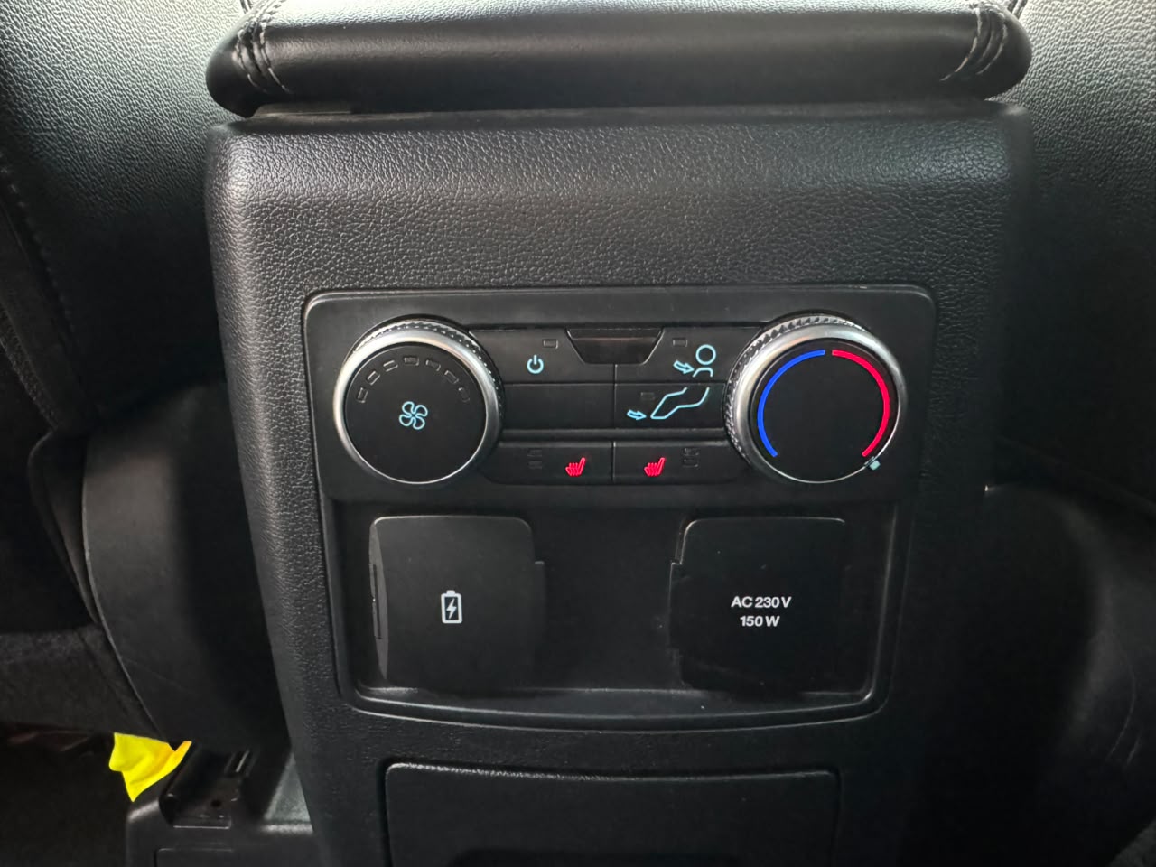 Ford Explorer — foto 15 de 27