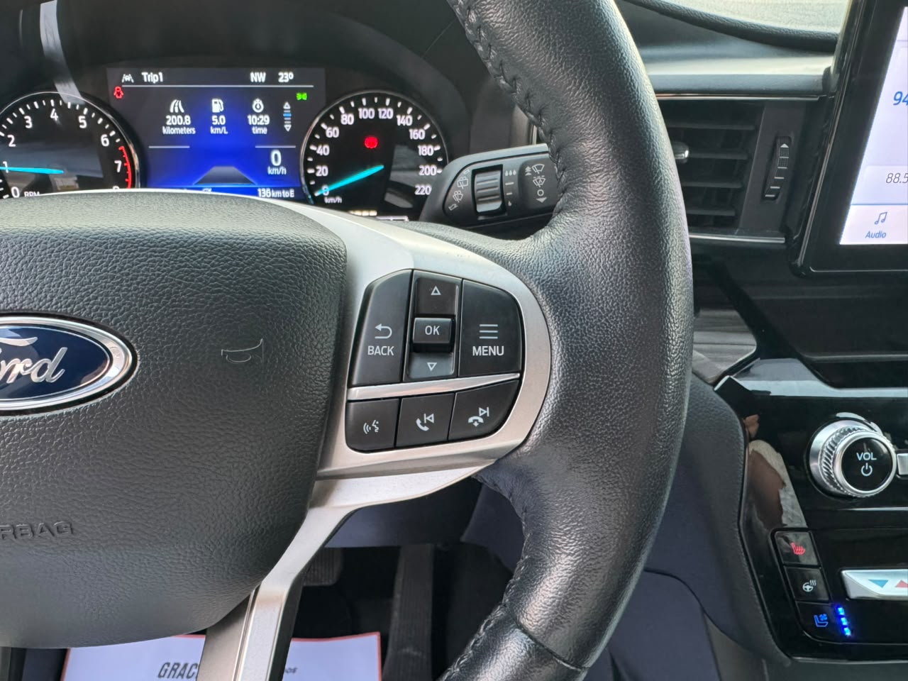 Ford Explorer — foto 17 de 27