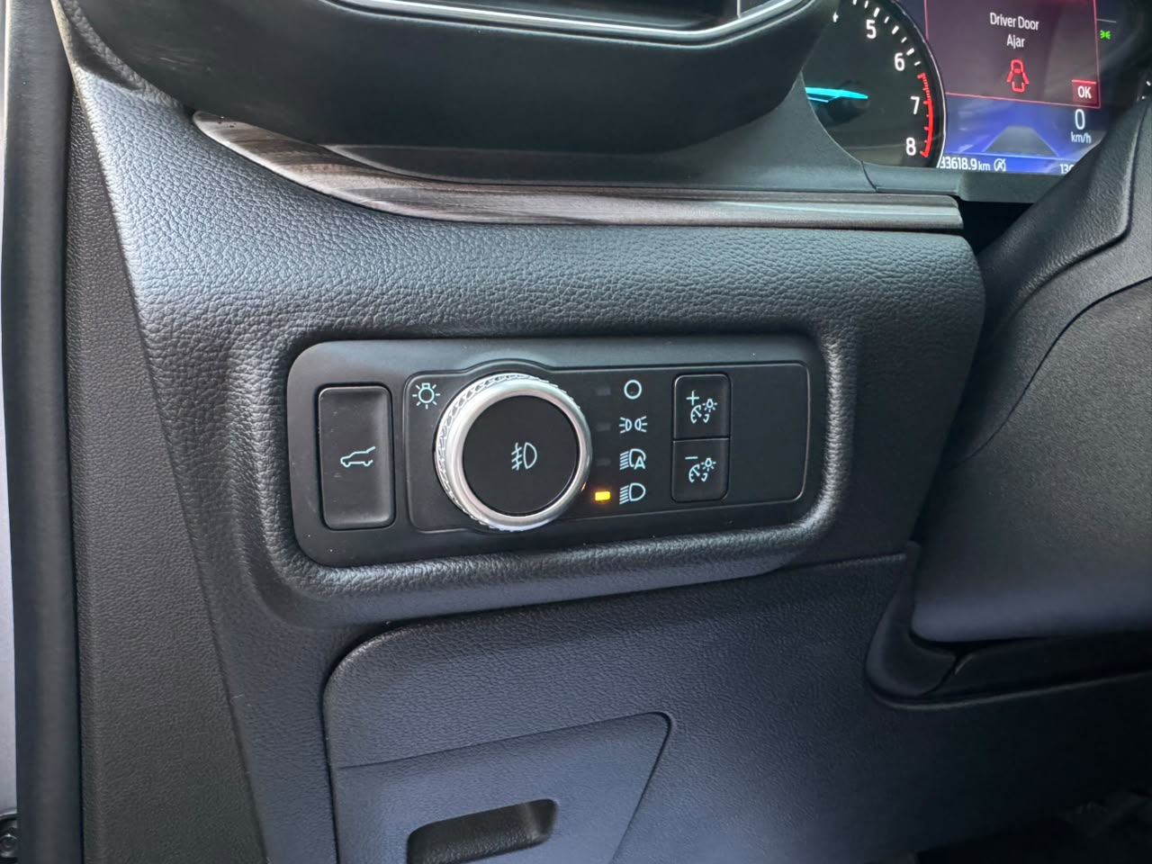 Ford Explorer — foto 18 de 27