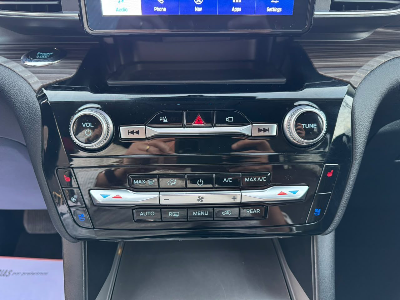 Ford Explorer — foto 19 de 27