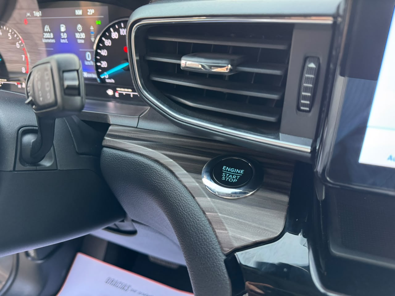 Ford Explorer — foto 24 de 27