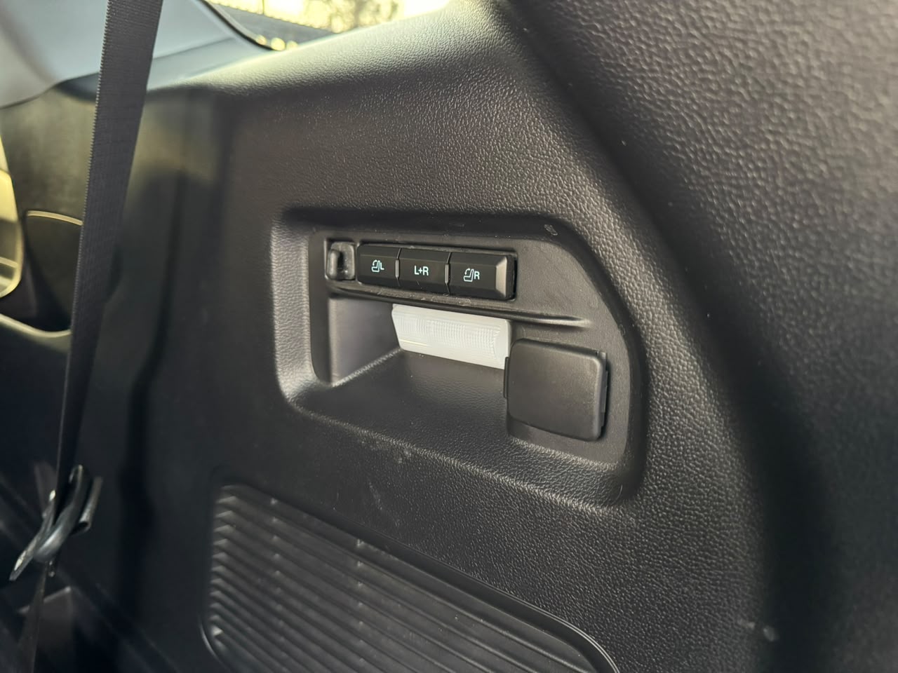 Ford Explorer — foto 26 de 27