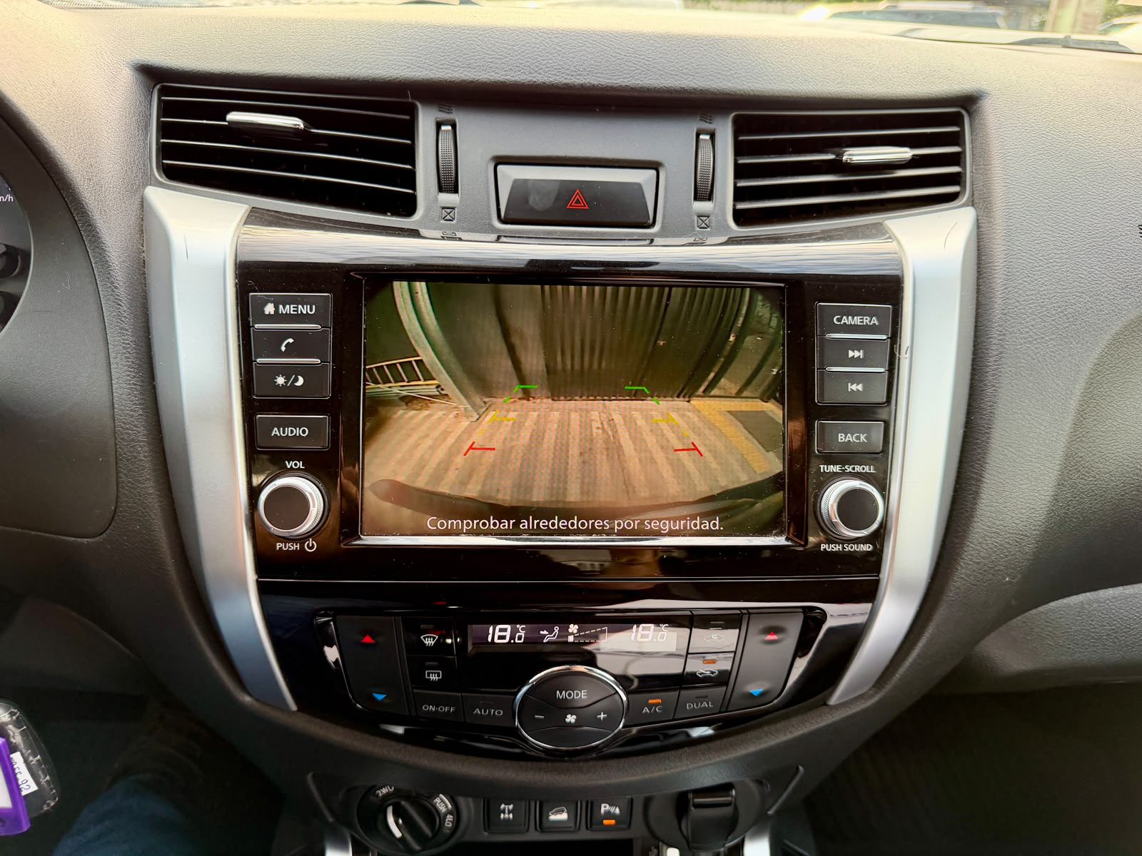 Nissan Navara Xe — foto 25 de 29