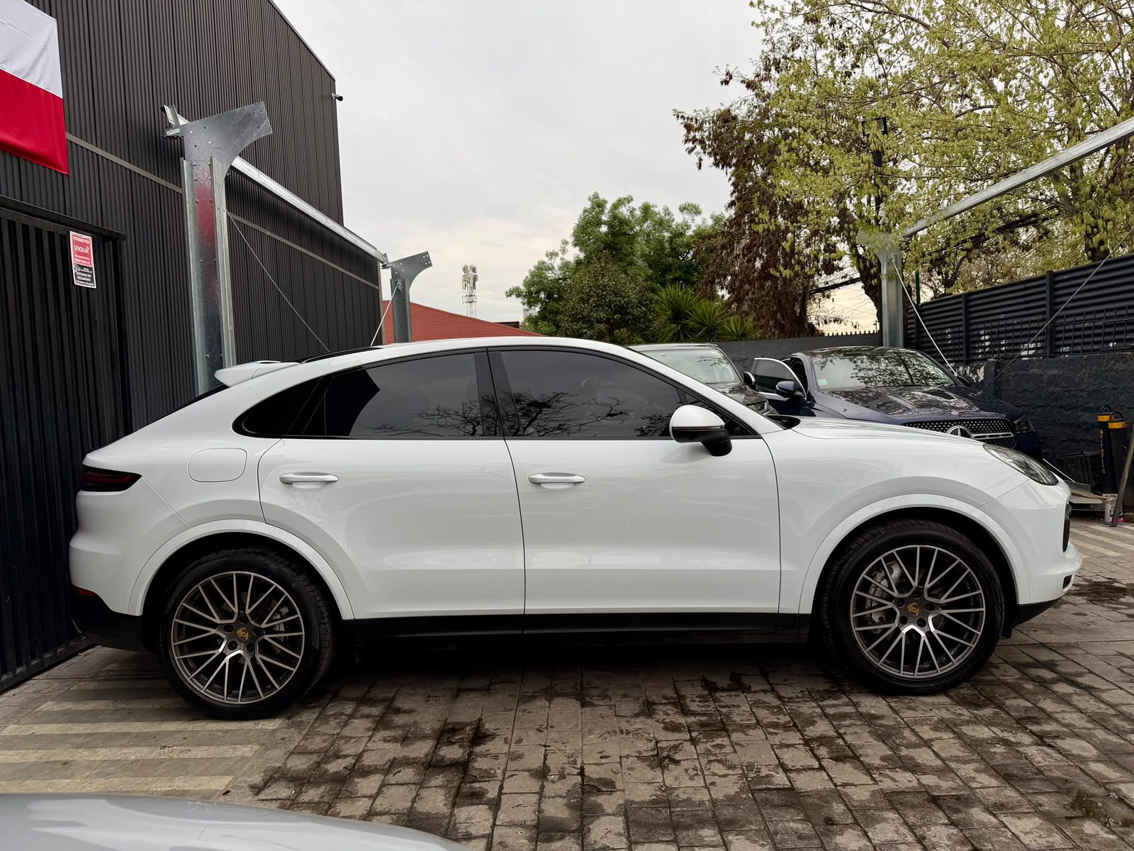Porsche Cayenne Coupe — foto 4 de 27