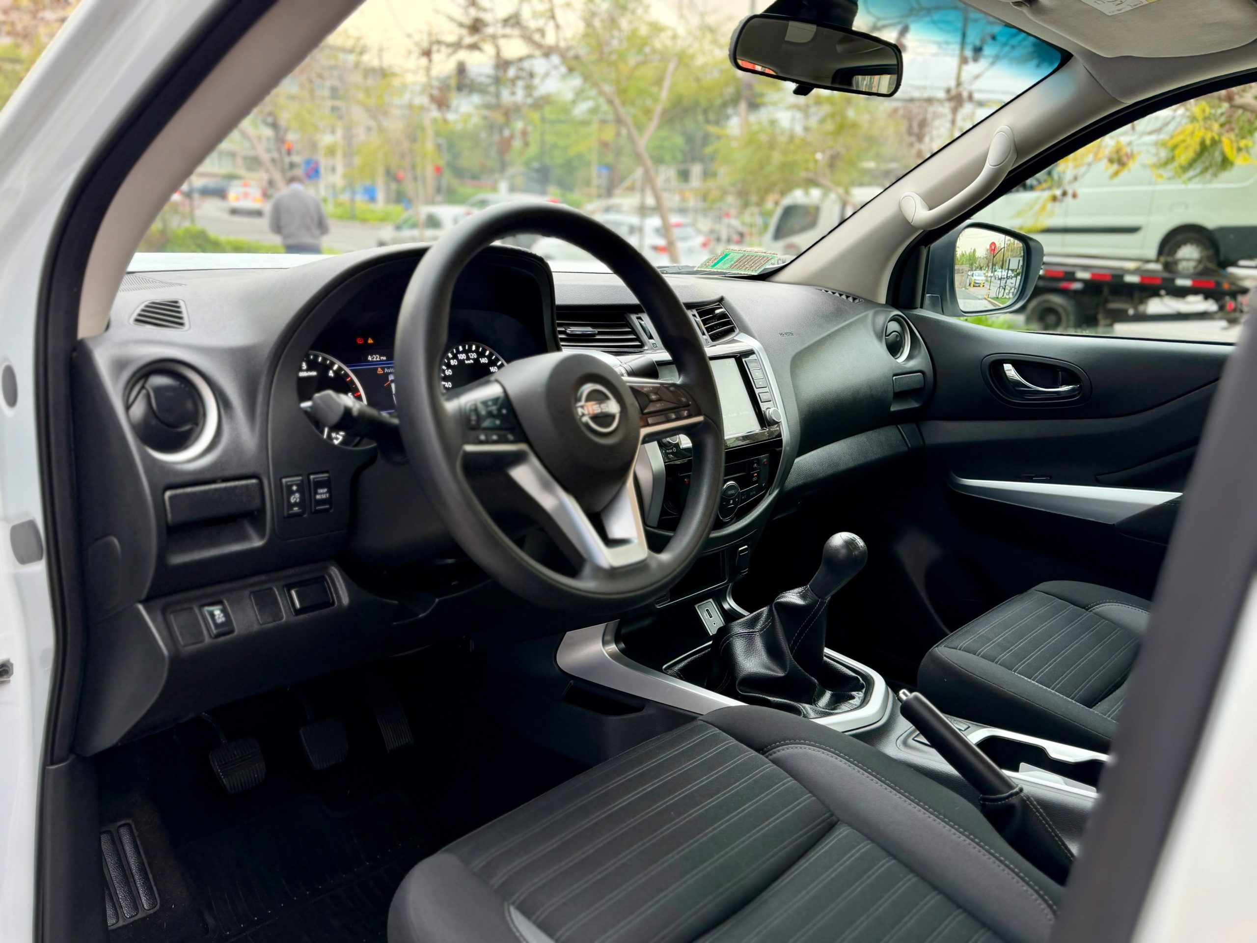 Nissan Navara Xe — foto 8 de 20