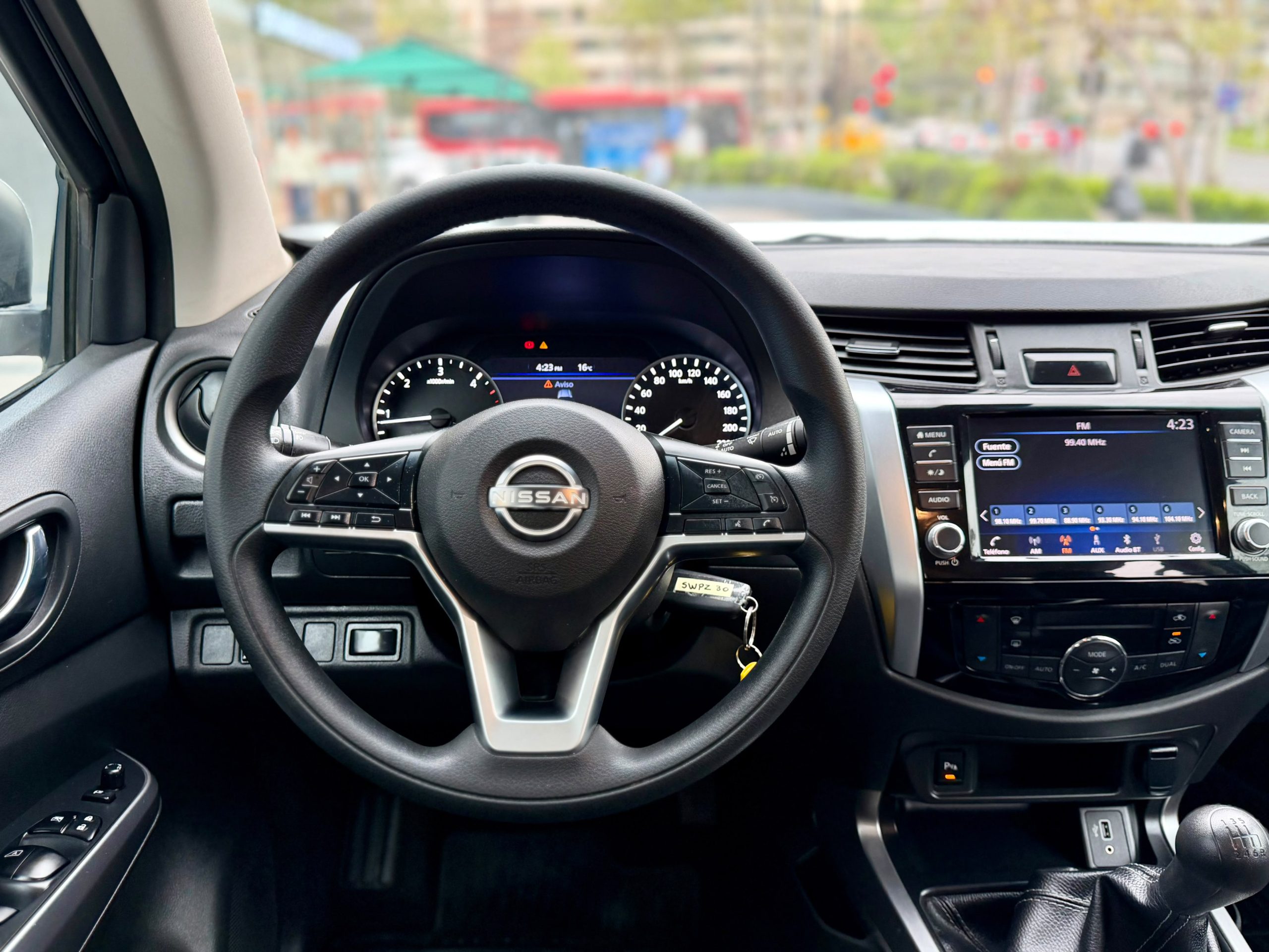 Nissan Navara Xe — foto 10 de 20