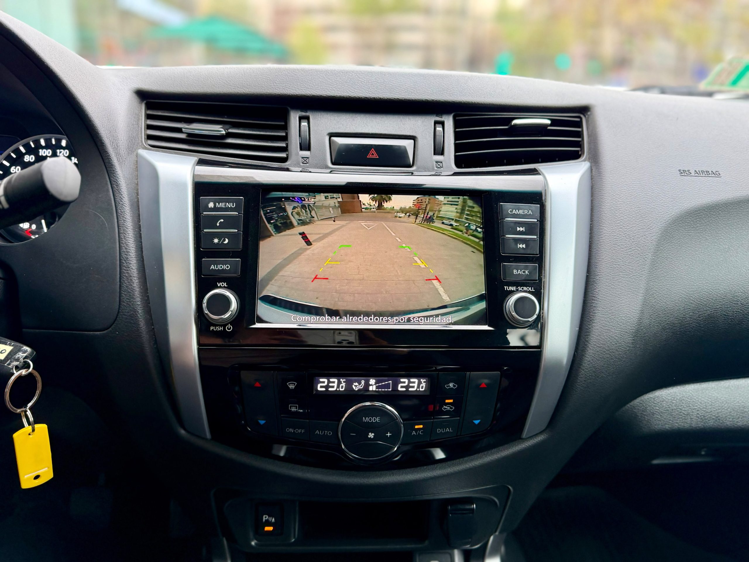 Nissan Navara Xe — foto 11 de 20