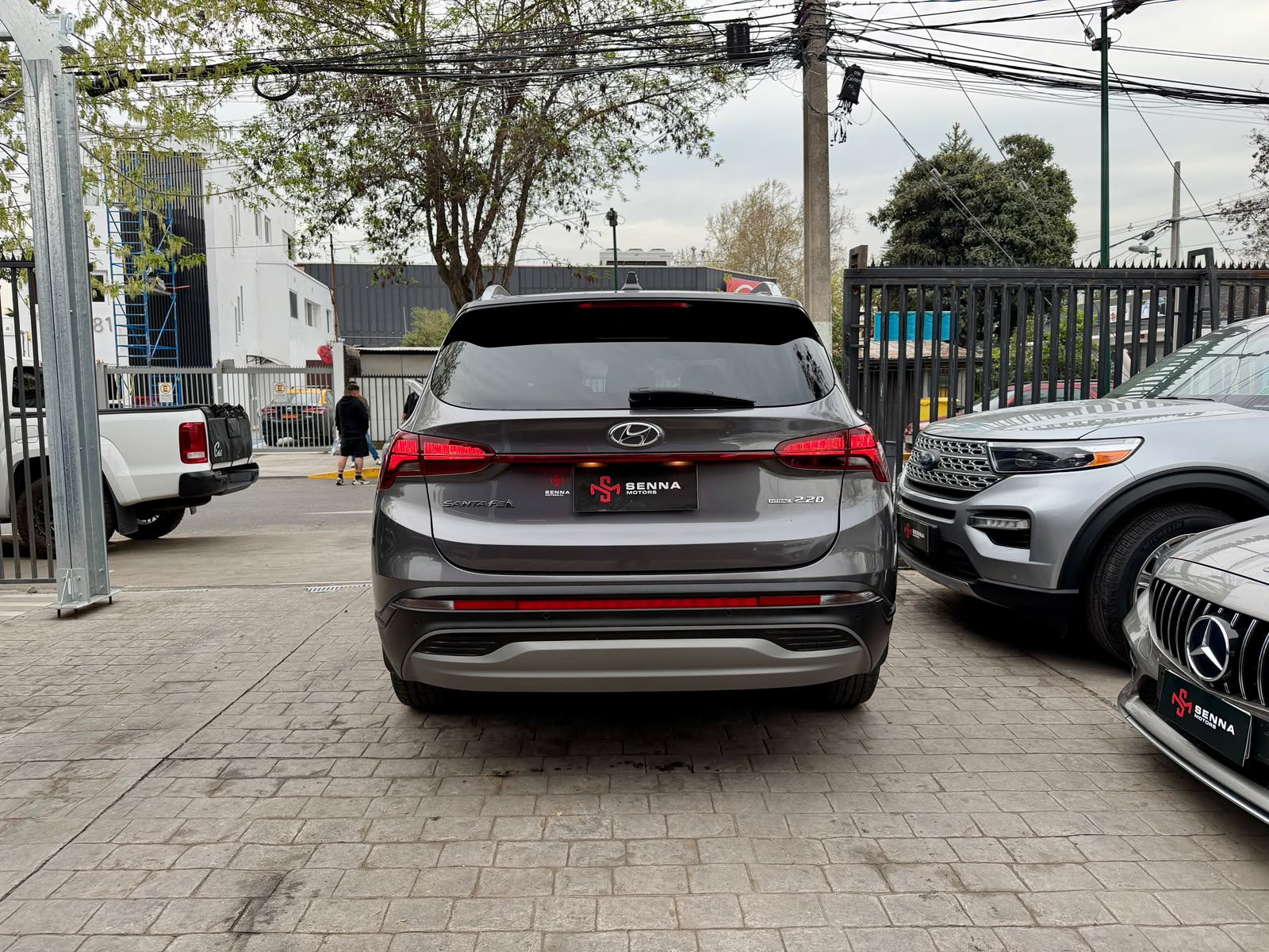 Hyundai Santa Fe — foto 6 de 27