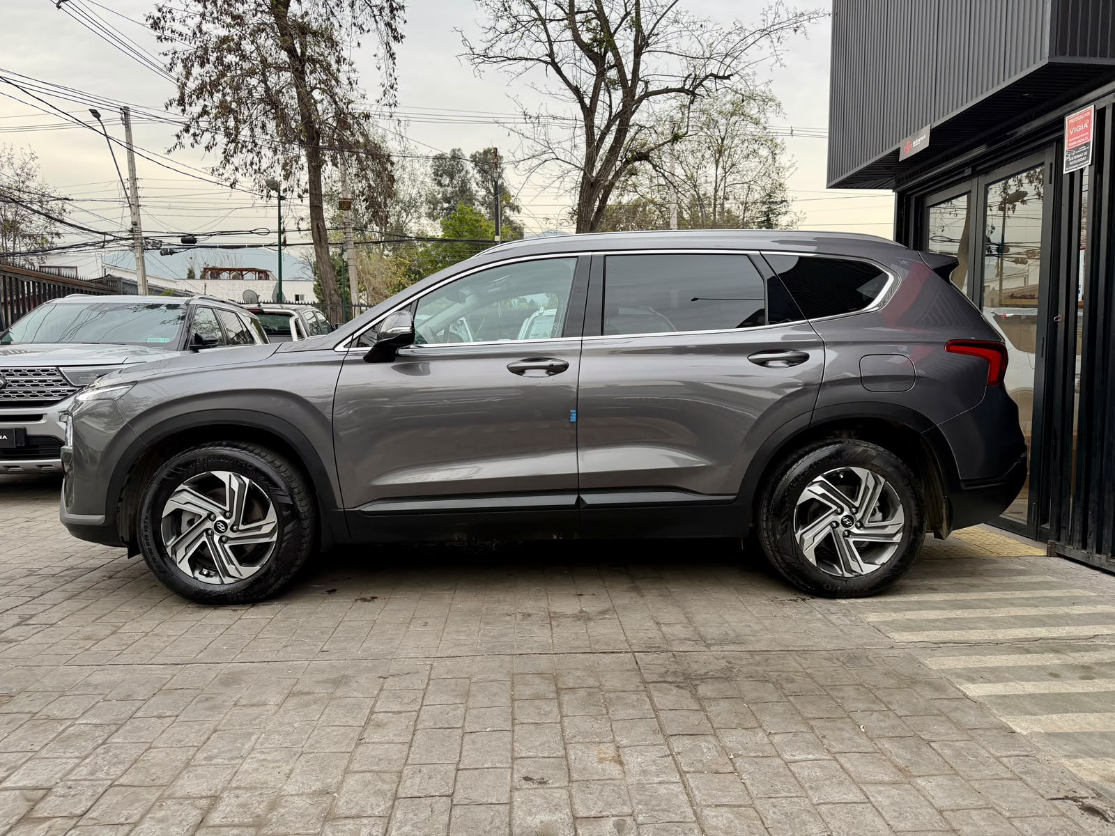Hyundai Santa Fe — foto 8 de 27