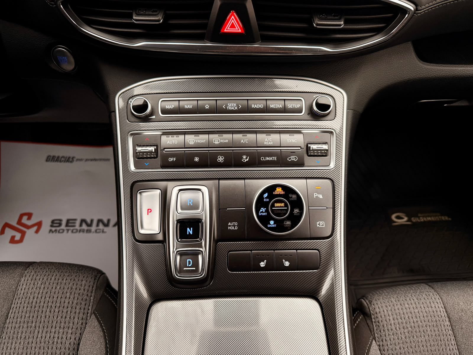 Hyundai Santa Fe — foto 18 de 27