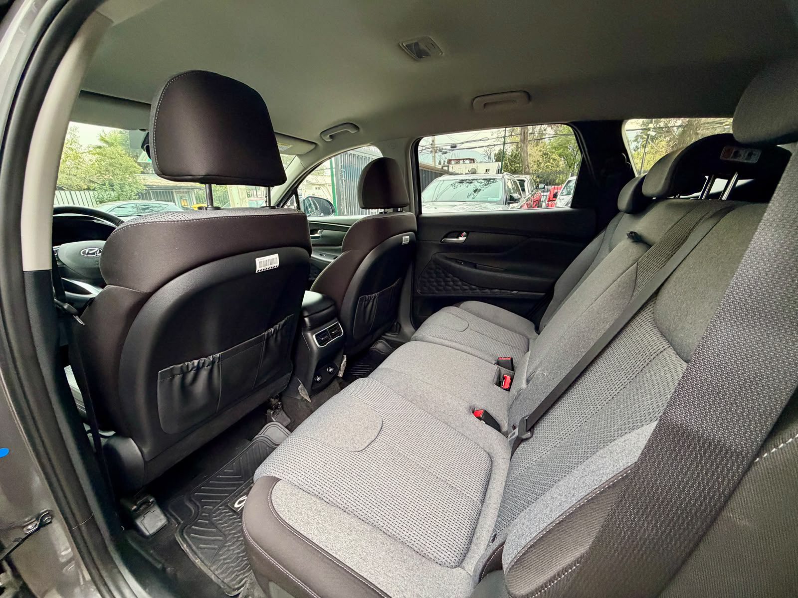 Hyundai Santa Fe — foto 13 de 27