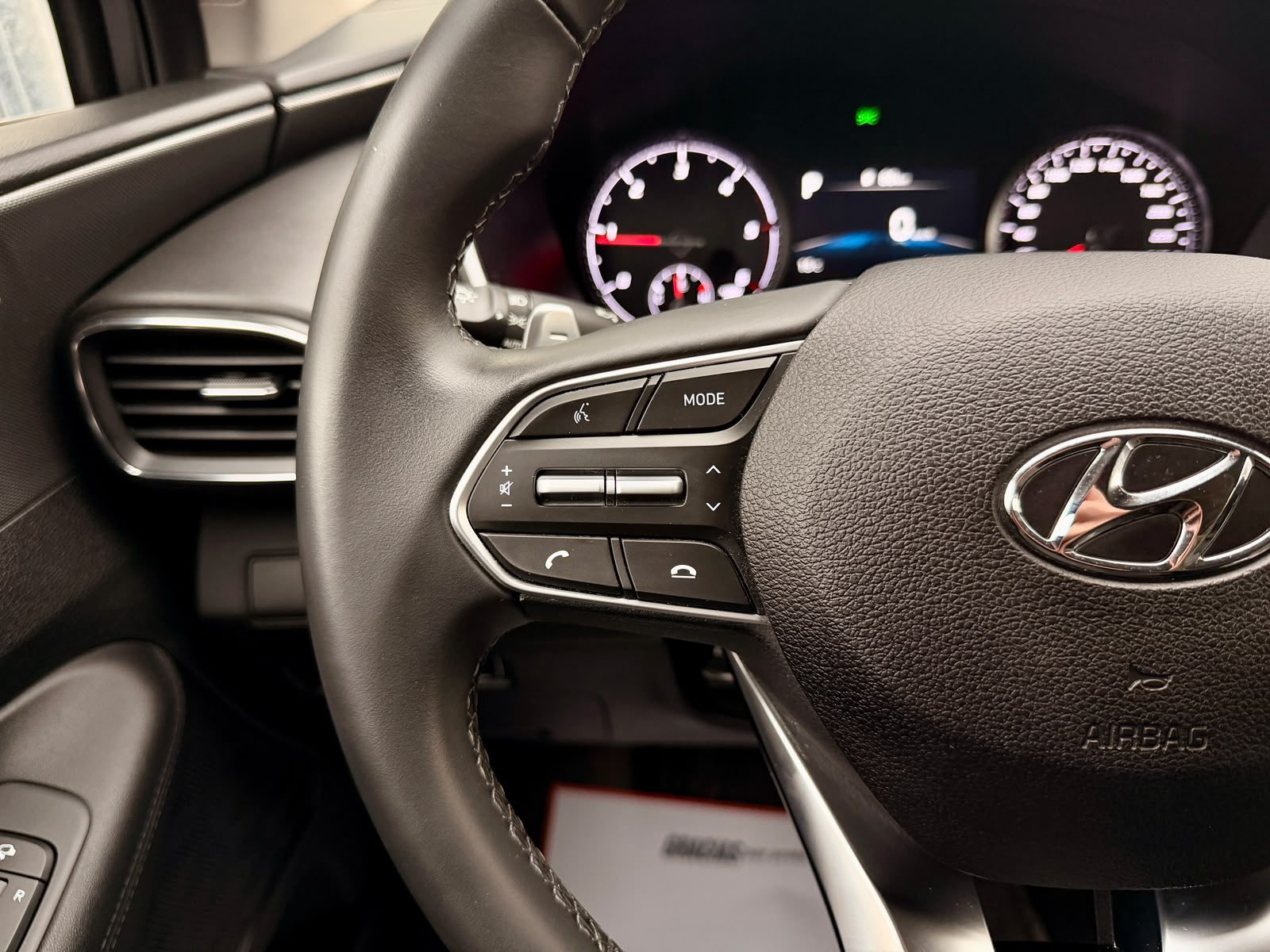Hyundai Santa Fe — foto 16 de 27