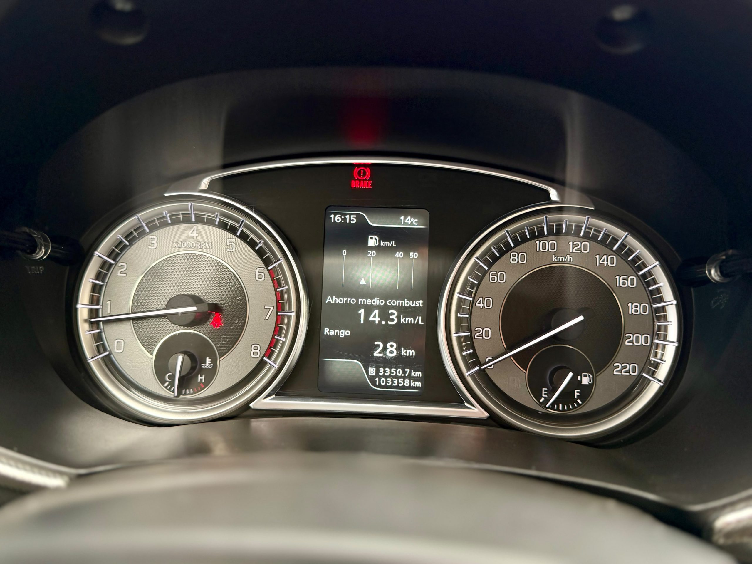 Suzuki Vitara Limited 1.4 Boosterjet — foto 12 de 23