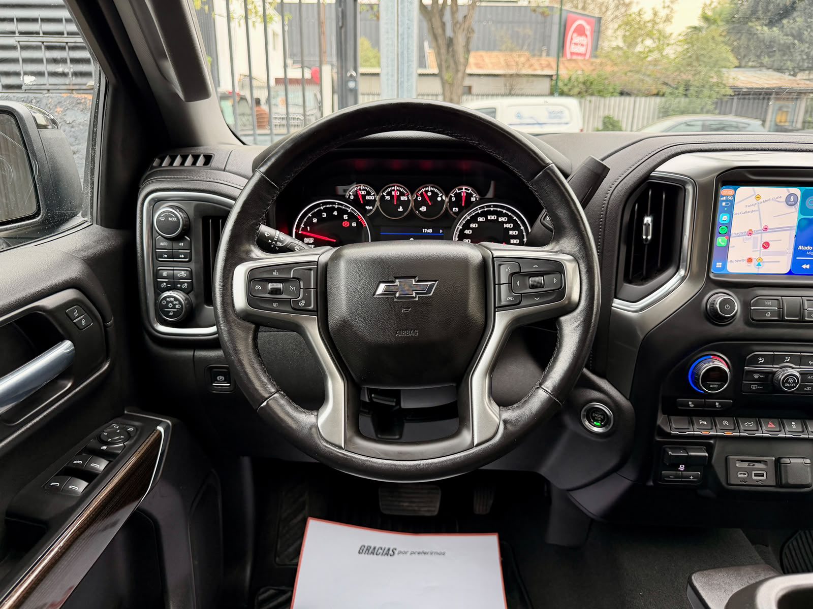 Chevrolet Silverado Z71 Trail Boss — foto 13 de 24